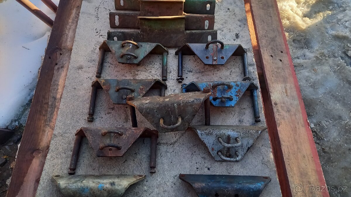 Zetor 25-držáky nádrže - 4