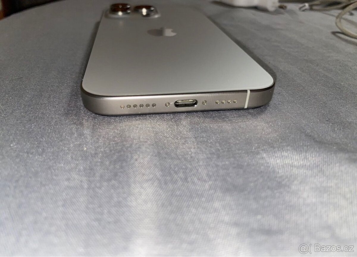 iPhone 16 Pro Max, 1 TB, SIM + eSIM - 4