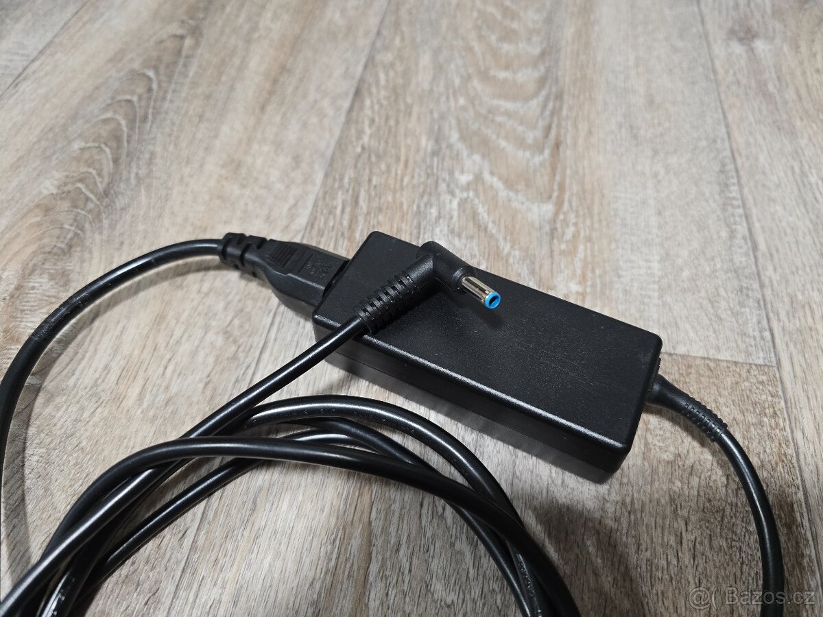 Napájecí adaptér HP 854054-002 45W - 4