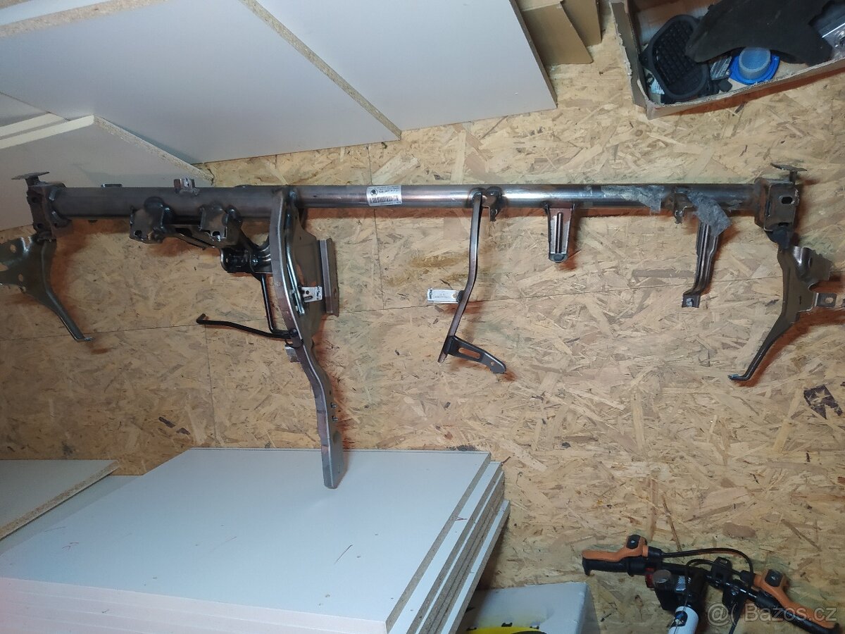 Tyč přístrojovky - 4