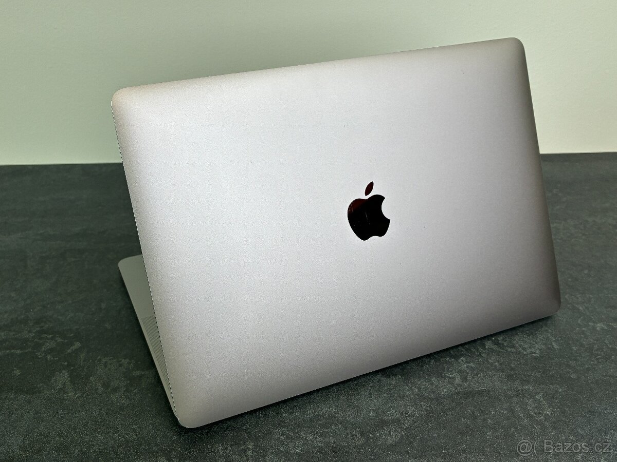 MacBook Pro 13'' 2017 / i5 / 8GB / 256GB SSD - DPH - 4