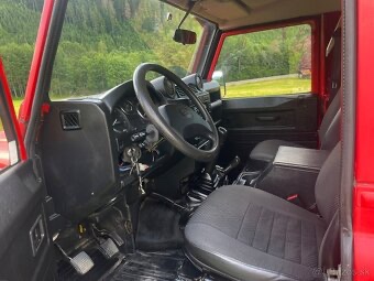 Land Rover Defender 90