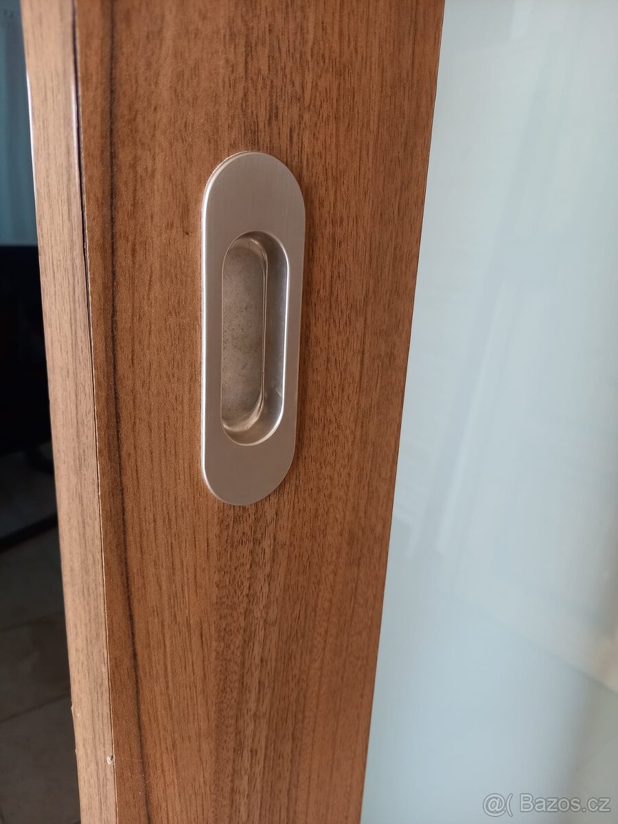 Posuvné prosklené dveře hnědé - použité - 4