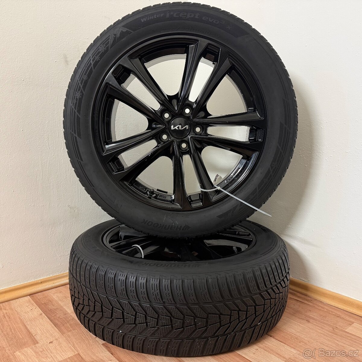 KIA SORENTO IV 5x114,3 R19 ET49,5+ZIMNÍ 235/55R19 5mm - 4