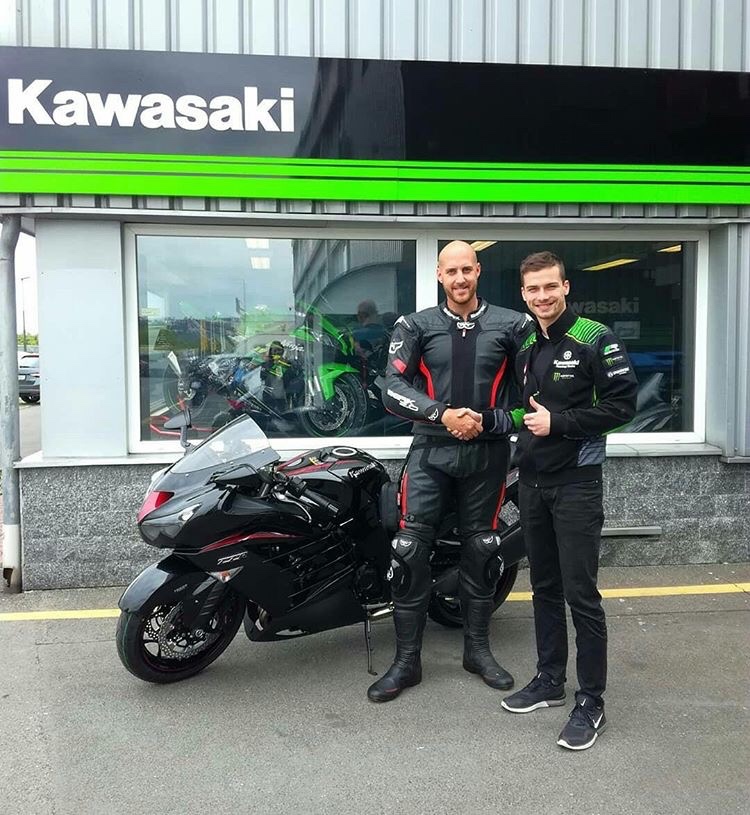 Kawasaki ZZR-1400 - 4