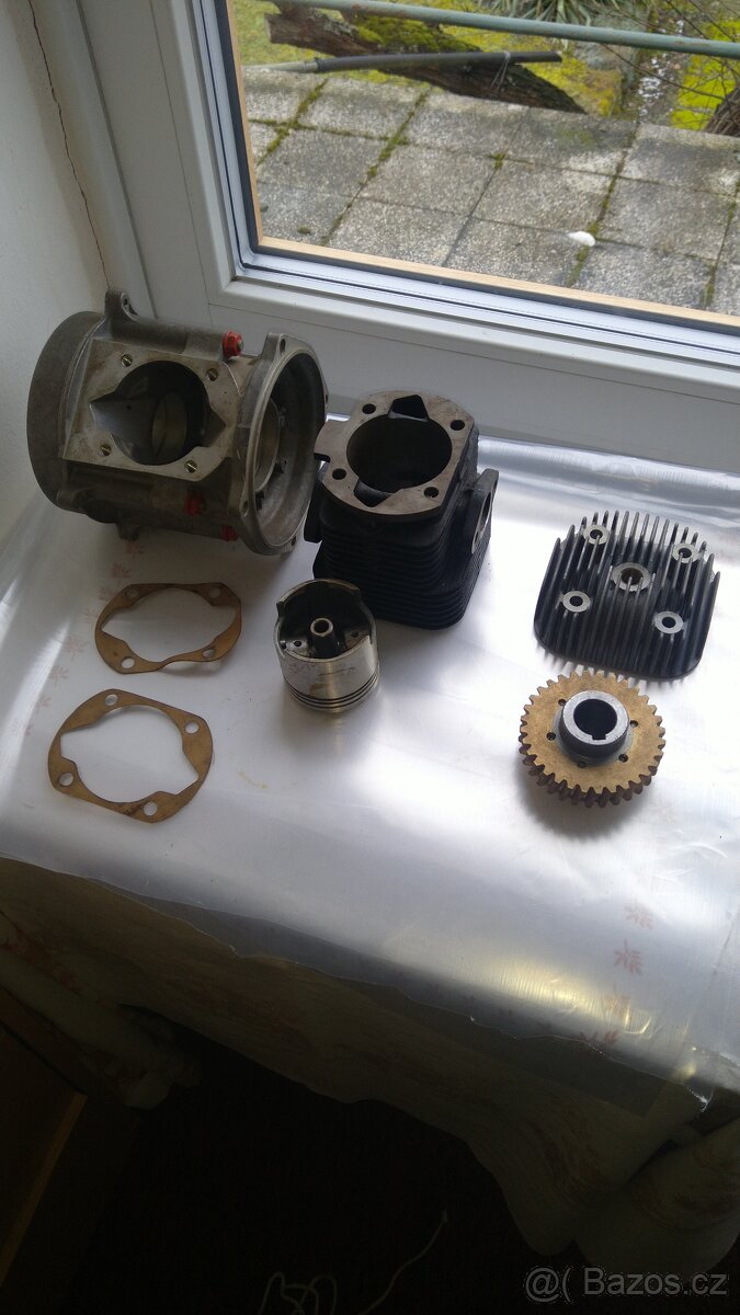 Válec, píst, karter, MF70 - 4