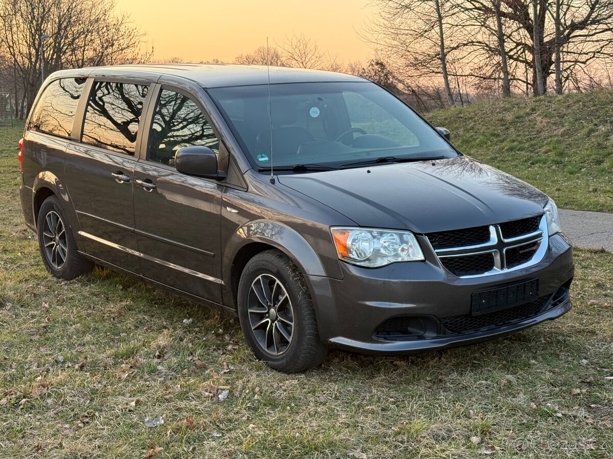 Dodge Grand Caravan - 4