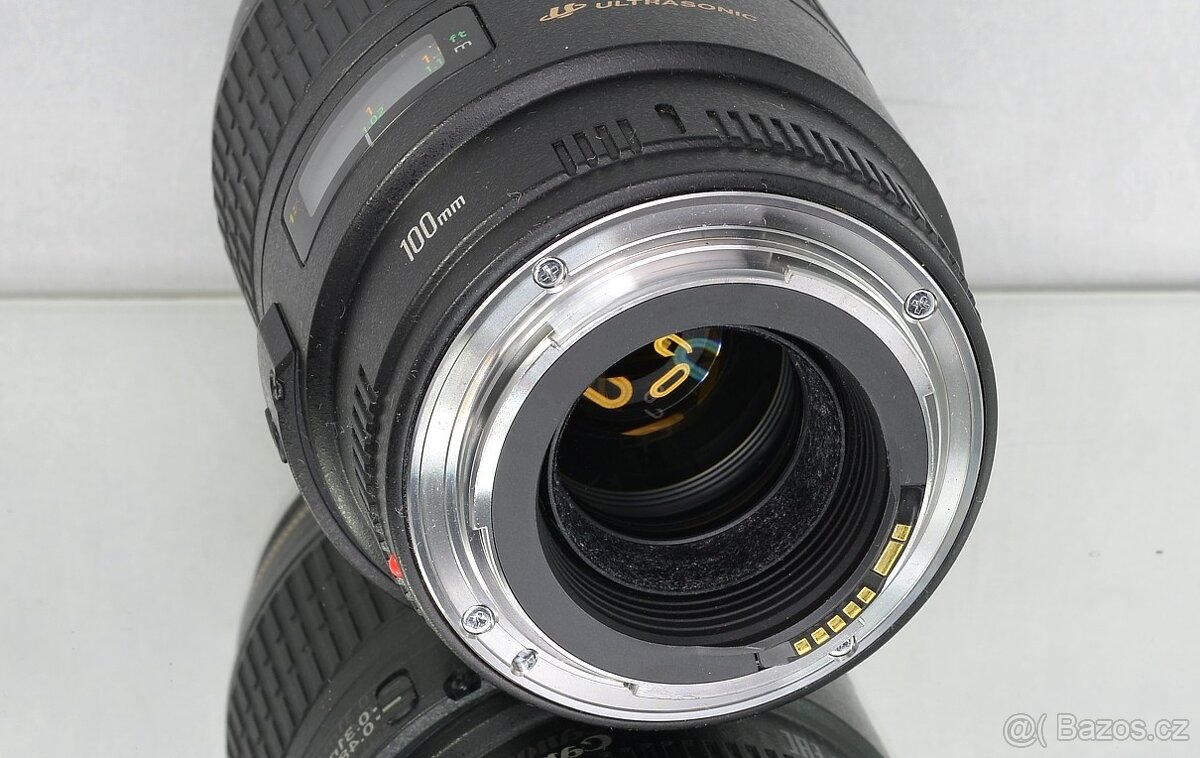 Canon EF 100mm f/2.8 USM full-frameMACRO 1:1 - 4