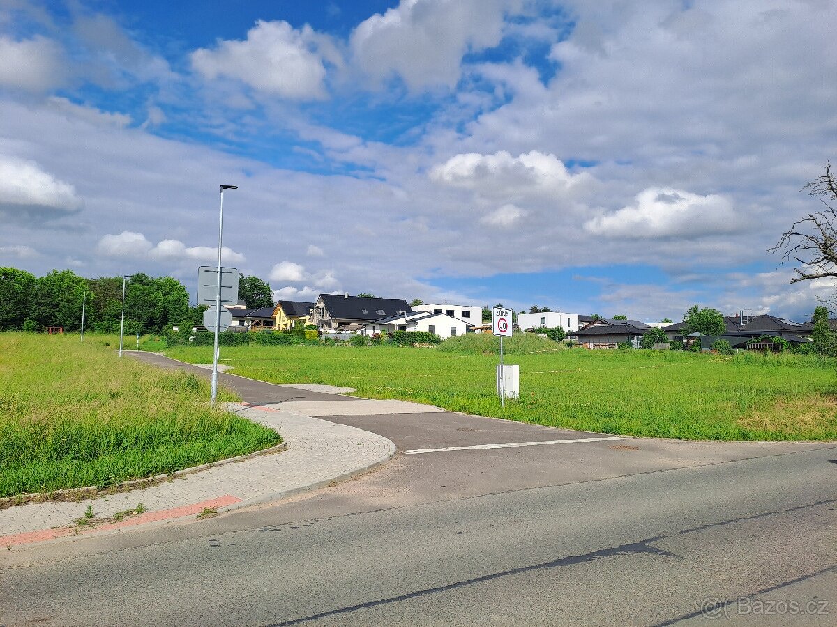 Prodej stavebních pozemků 911 a 912 m² Sezemice_Počaply - 4