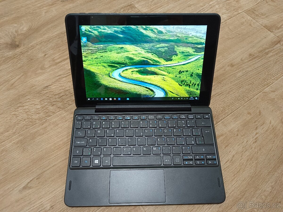 dotykový malý notebook / tablet Acer one S1003 - 4