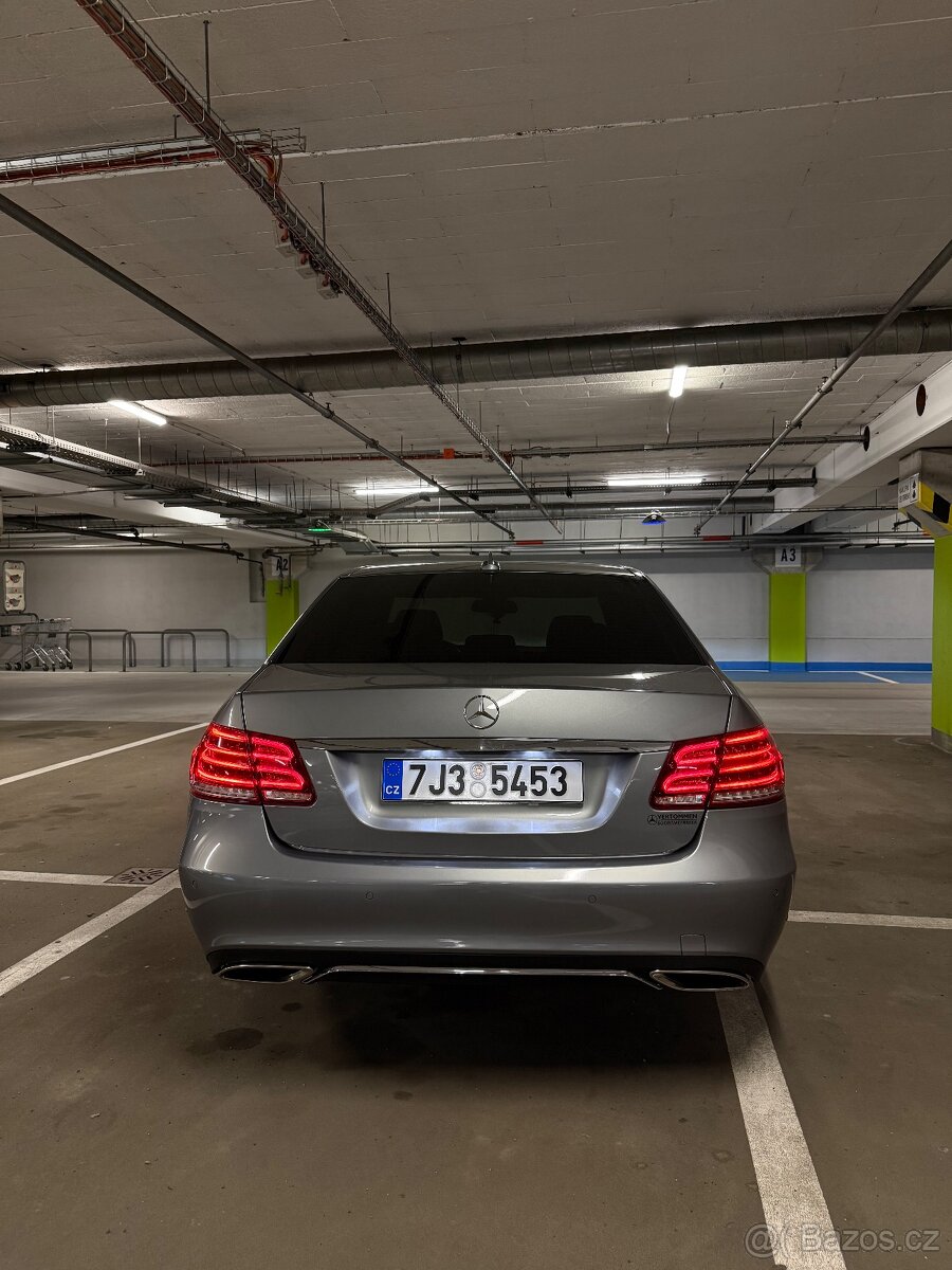 Mercedes-Benz W212 E200 - 4