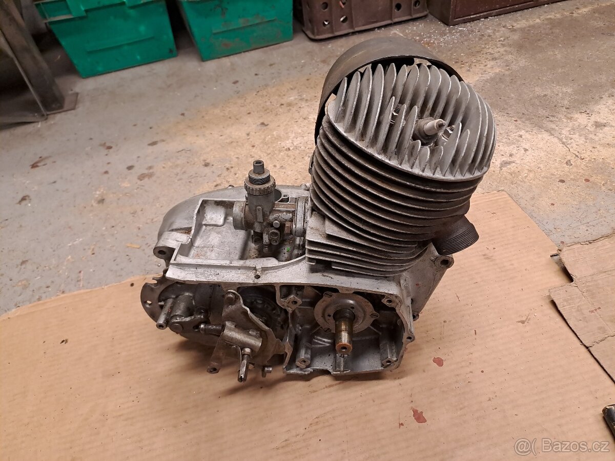 Motor ČZ 501 502 - 4