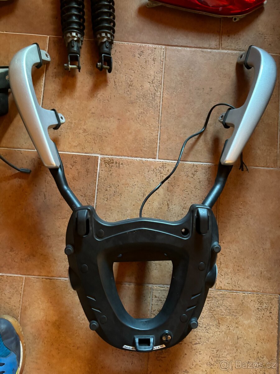 Díly Yamaha X Max 250 (2005, karburátor) - 4