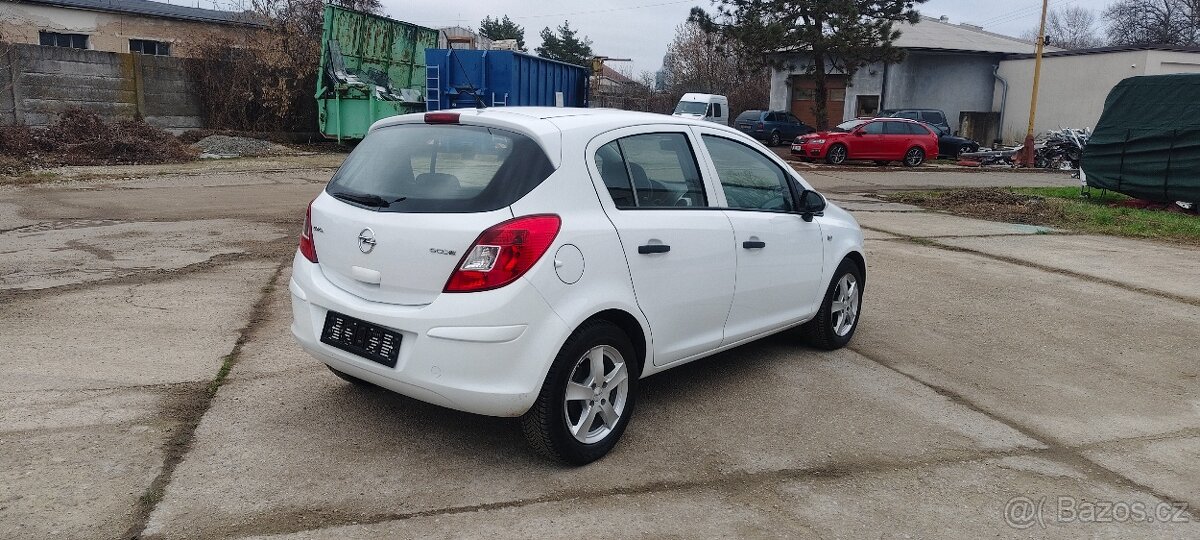 Opel Corsa benzin 2011 - 4