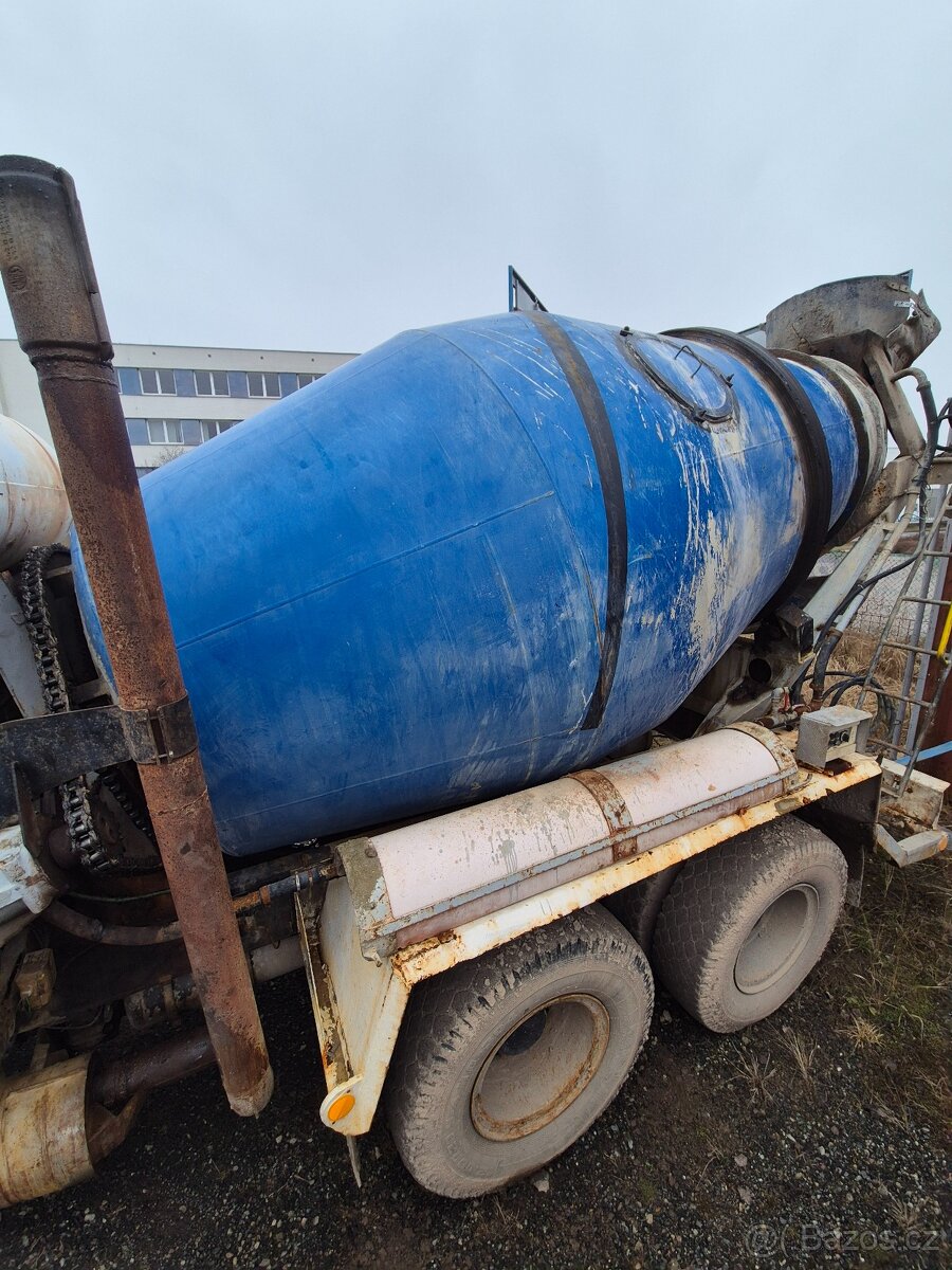 Tatra T 815 domíchávač betonu - 4