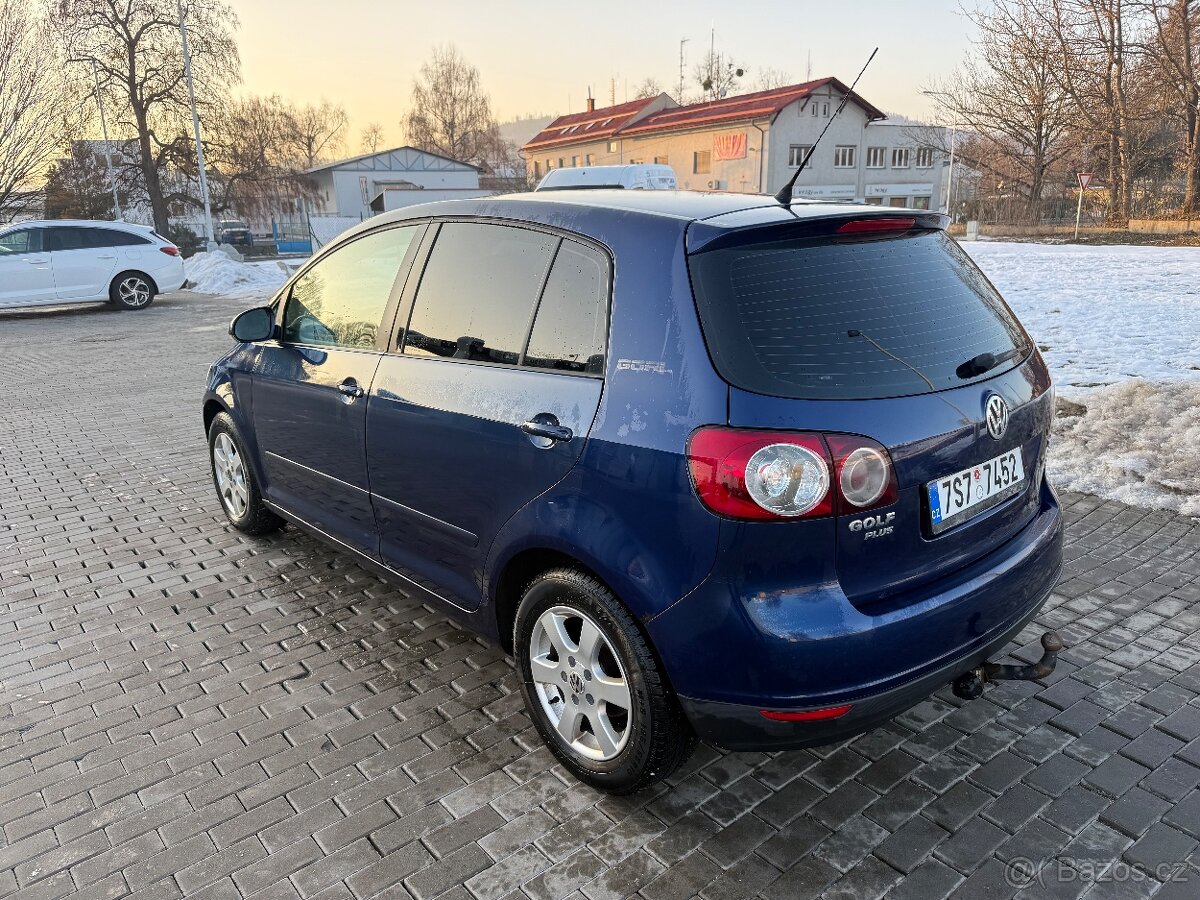 VW Golf 1,6FSi 75kW, manuál, tažné - 4