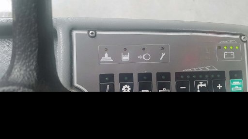 Čistící stroj Hako Hakomatic B910 - 4