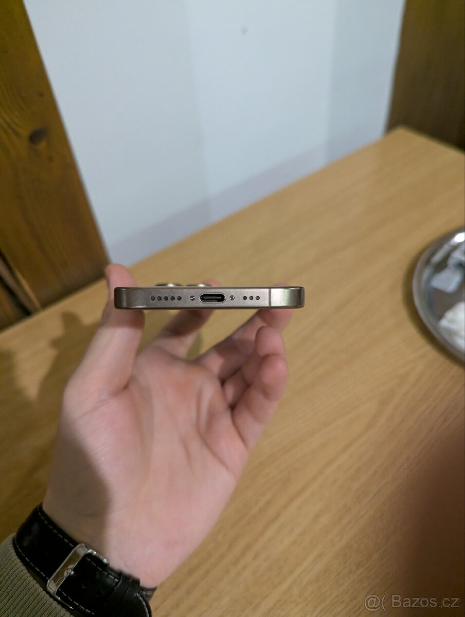 iPhone 16pro/128GB Gold - 4