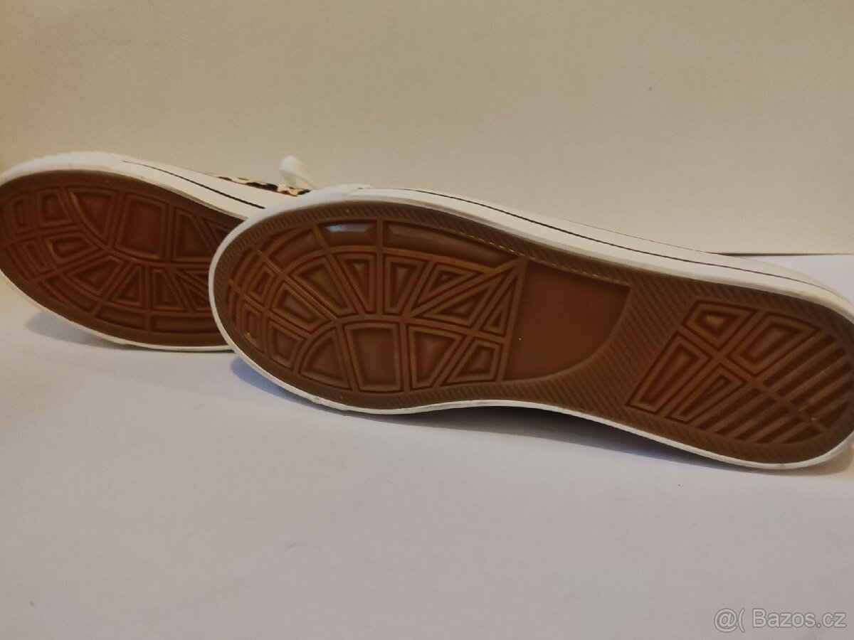 tenisky s leopardím vzorem – Vel. 38 - 4