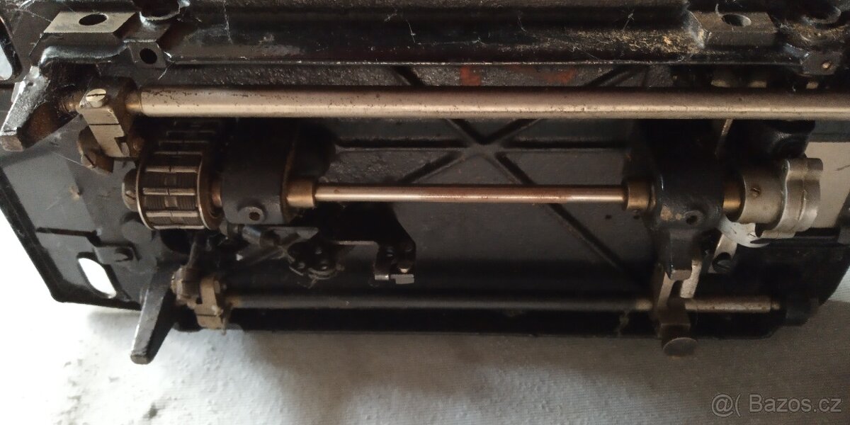 Šicí stroj Lada - 4