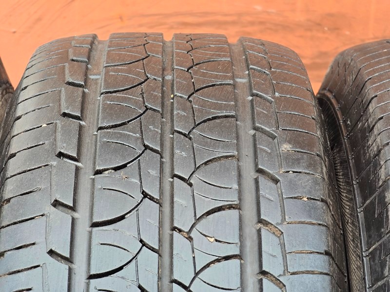 Letní Barum 215/65/15C - 4