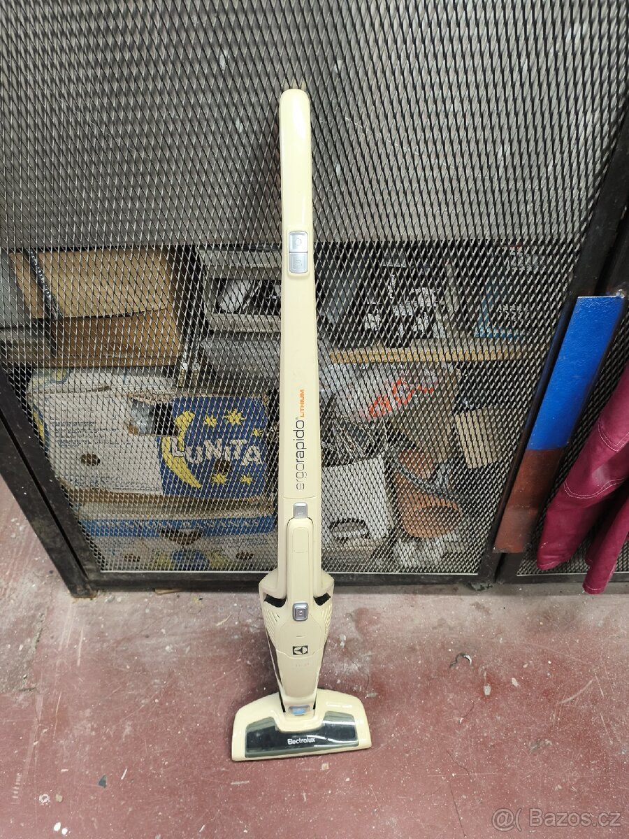 Tyčový vysavač Electrolux - 4