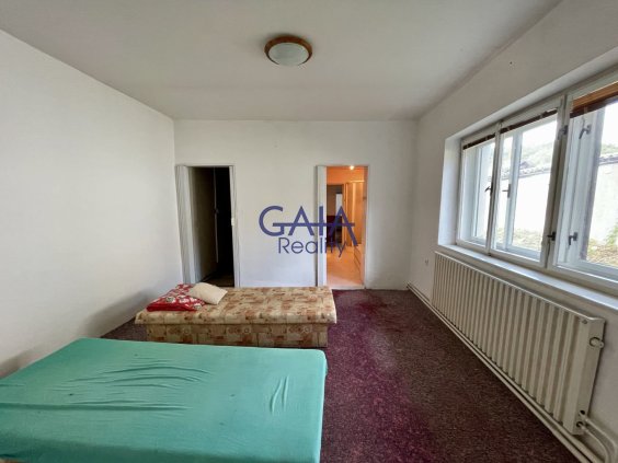 Louka - Rodinný dům k rekonstrukci na úpatí Bílých Karpat - - 4