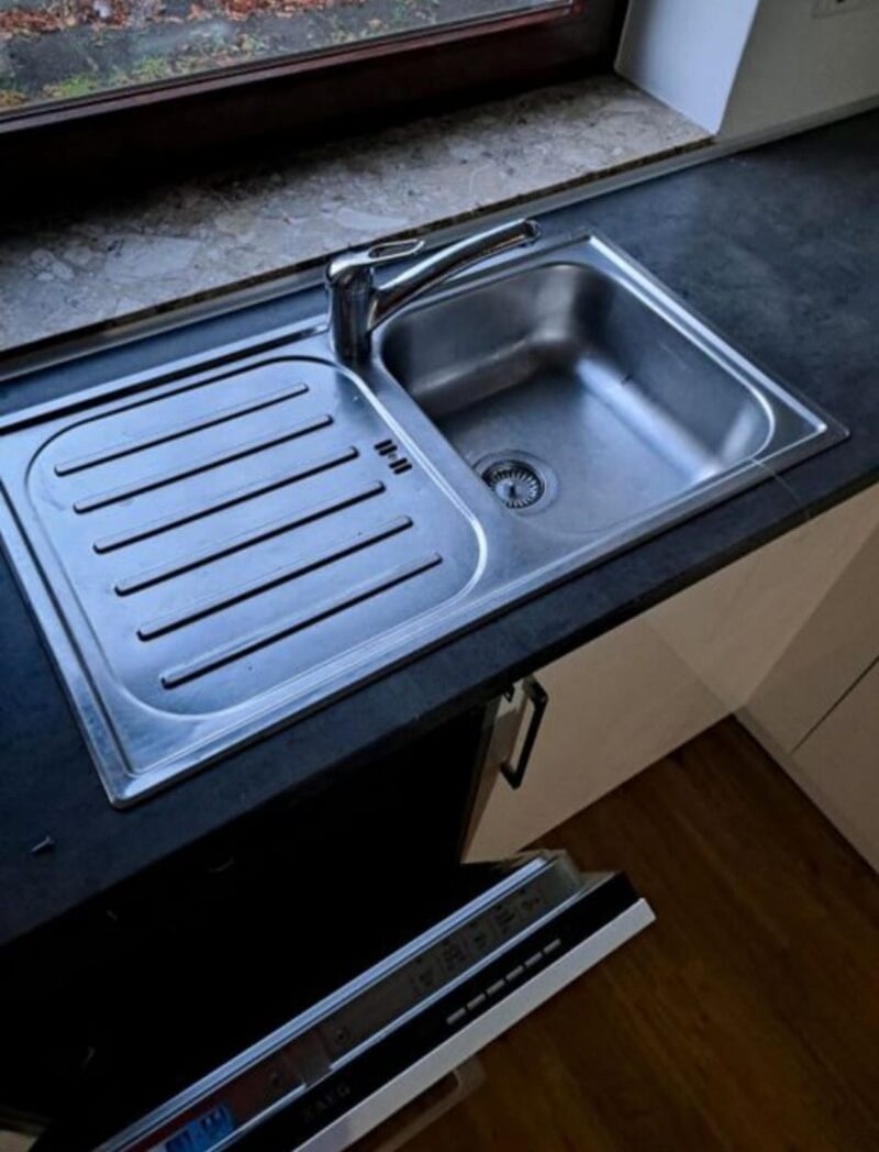 Kuchyně ve vysokém lesku se spotřebiči,5813 - 4