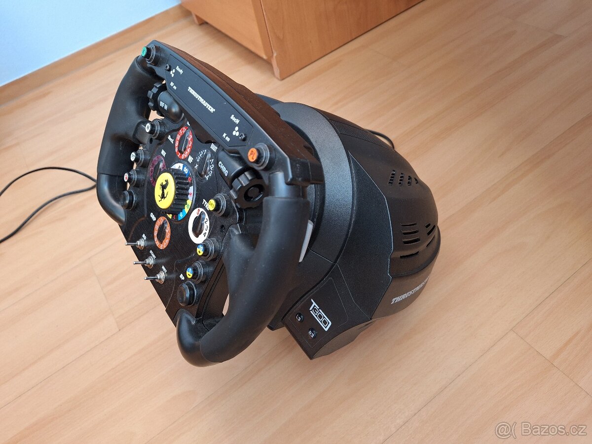 Thrustmaster T300 RS + Ferrari F1 Add-On - 4