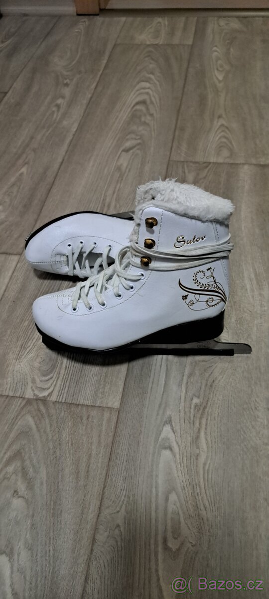 Dívčí brusle velikost EU 35 / 21,5m - 4