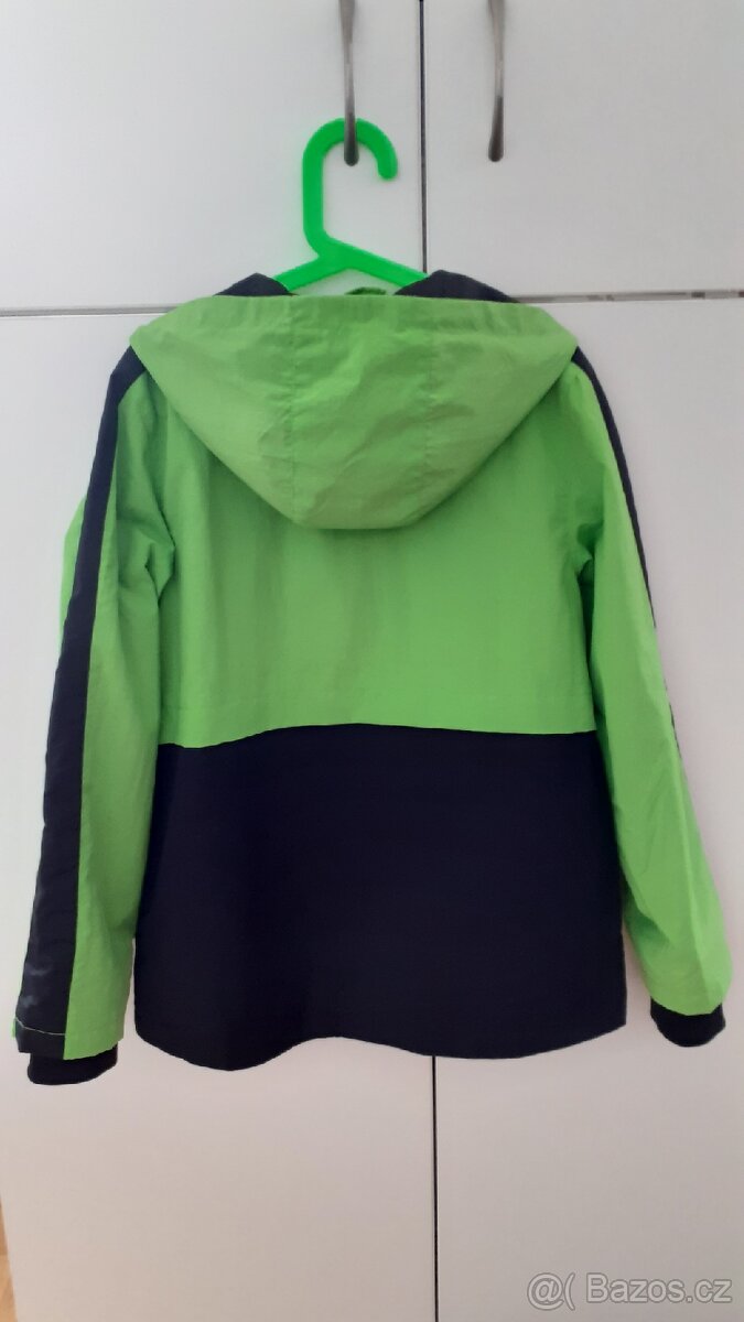 Lehká šusťáková bunda s kapucí - 4