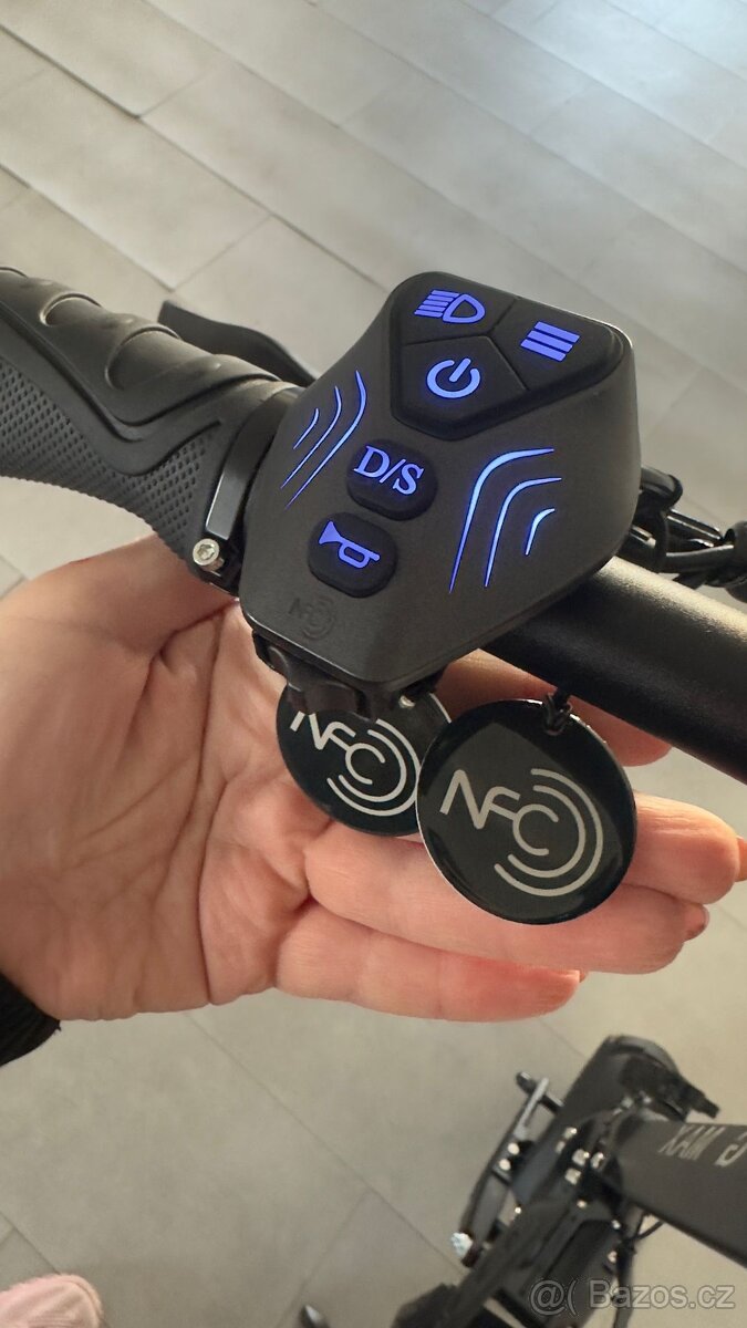 Elektrická koloběžka GMAX 1000 - 4