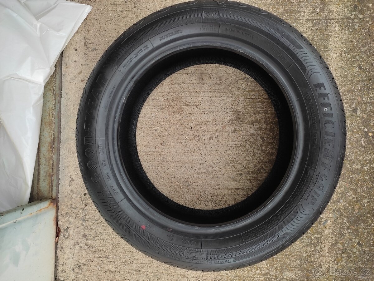 Goodyear Efficientgrip Performance - 4