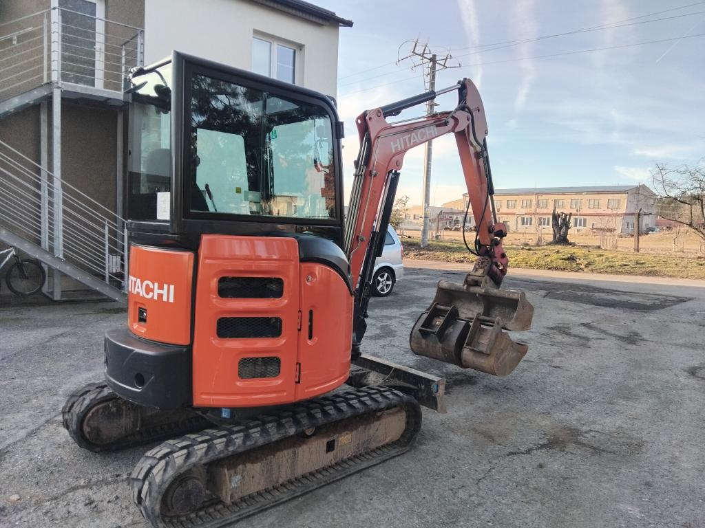 HITACHI 26U Powertilt - 4