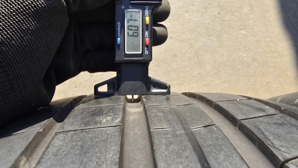 Letní pneu 235/35/19 Good Year - 4