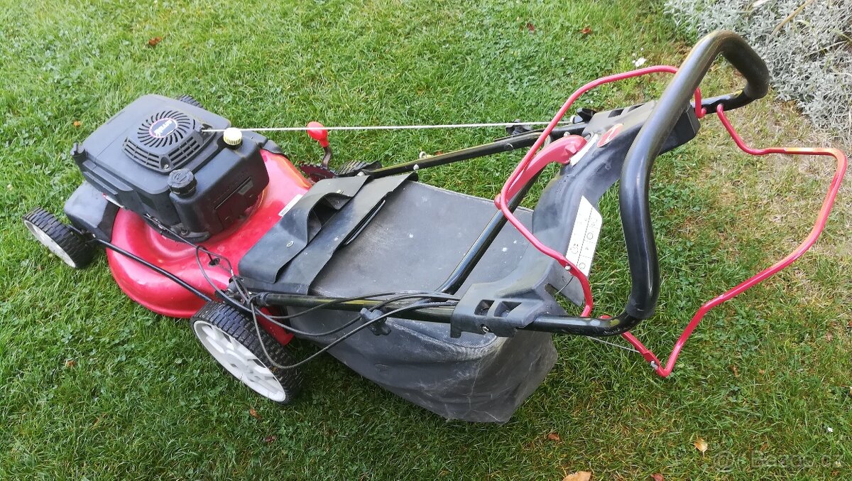 Benzínová sekačka na trávu s pojezdem - 4