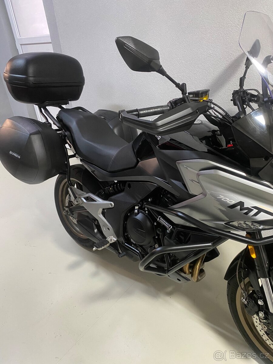 CF MOTO MT700 Premium - 4