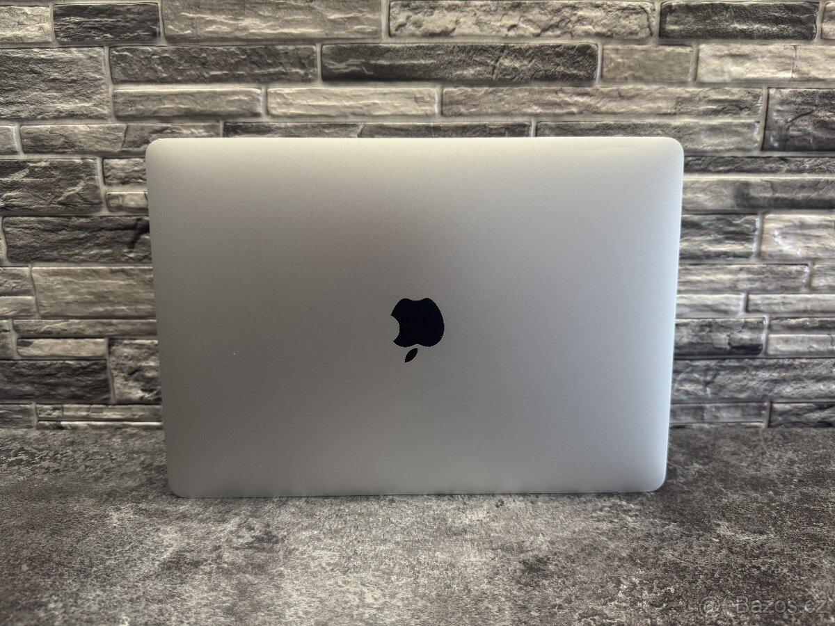 MacBook Pro 13" 2020 M1 / 8GB / 256GB - 4