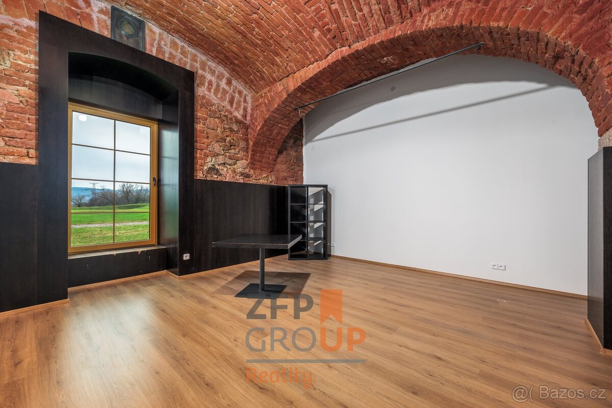 Pronájem kanceláře o rozloze 25,8 m² , ulice K Radotínu , Pr - 4