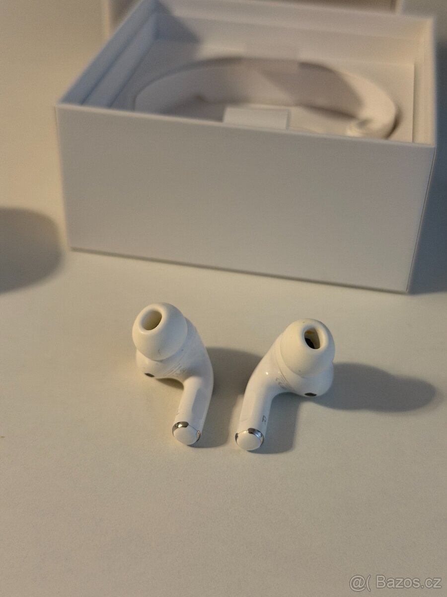 Apple AirPods Pro 1 - 4
