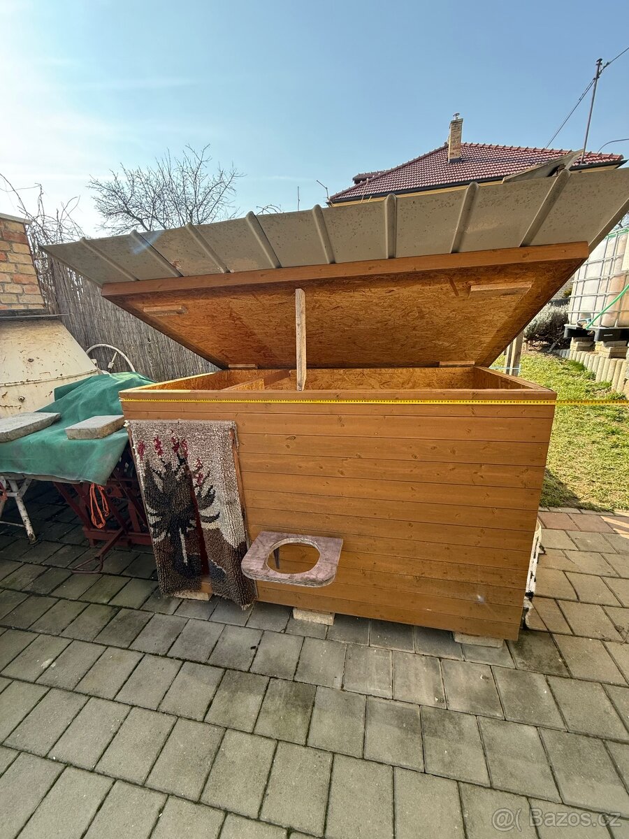 Prodám zateplenou psí boudu - 4