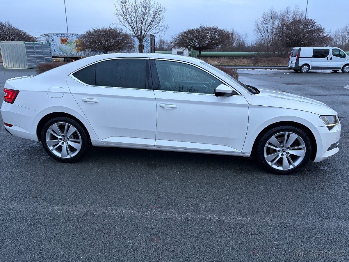 Skoda Superb 2.0TDI 110kW DSG - 4