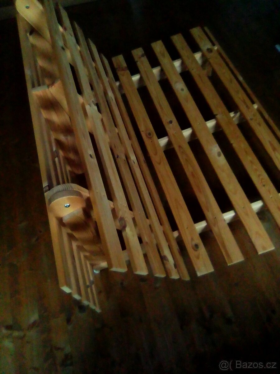 stůl a čtyři židle rok 1950 - 1960, 4 židle pohovka a postel - 4