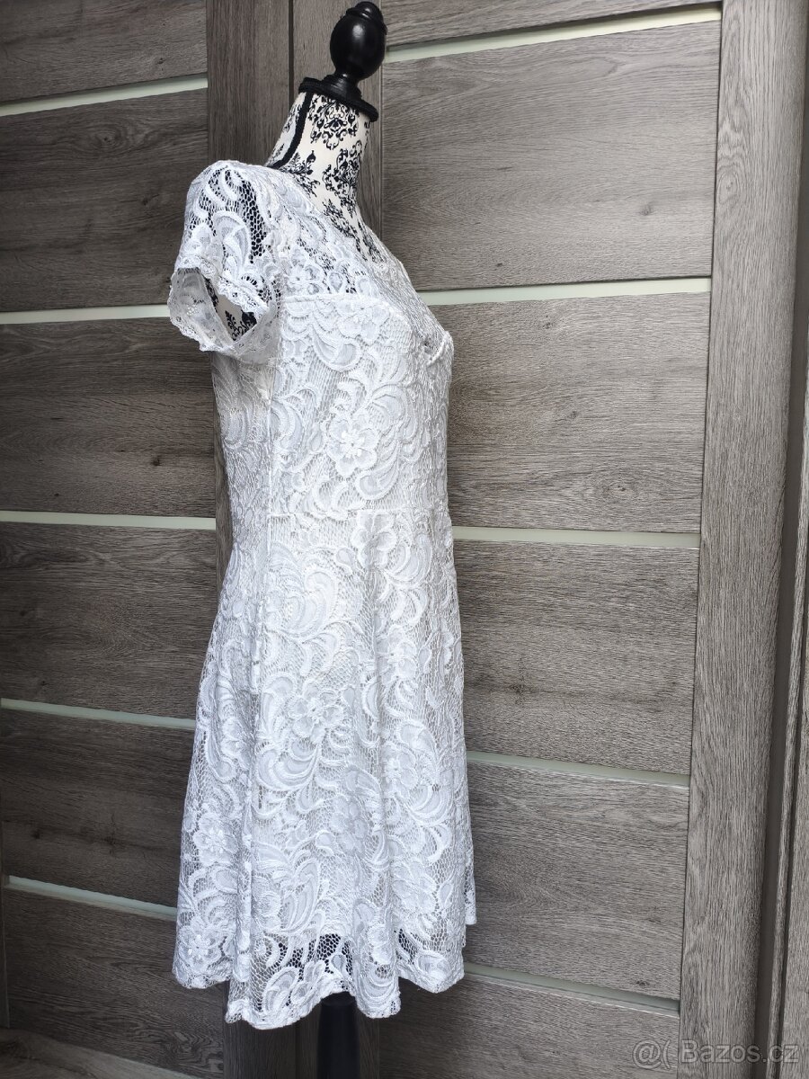 Bílé krajkové koktejlové šaty 38/40 - 4