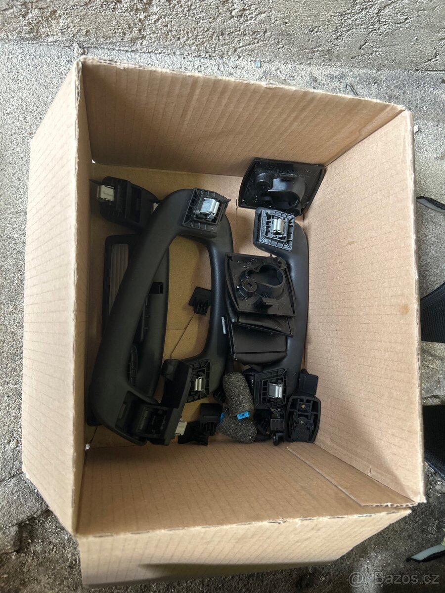 Bmw f11 cerny strop Mpaket - 4