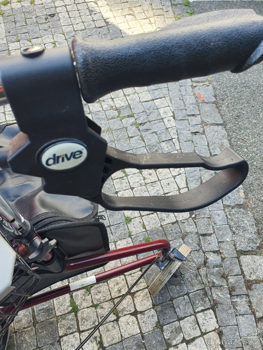 seniorské chodítko s příslušenstvím - 4