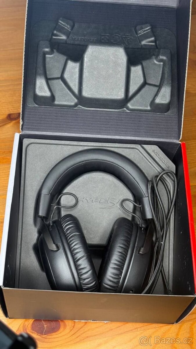 Herní sluchátka HyperX Cloud III Black - 4