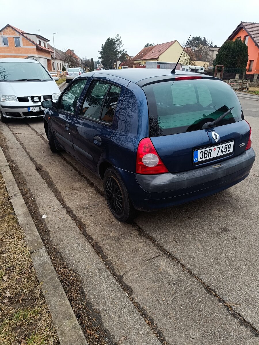 Renault clio.1.2.55kw rok 2002 - 4