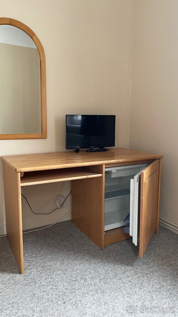 Pěkný psací stůl - 4