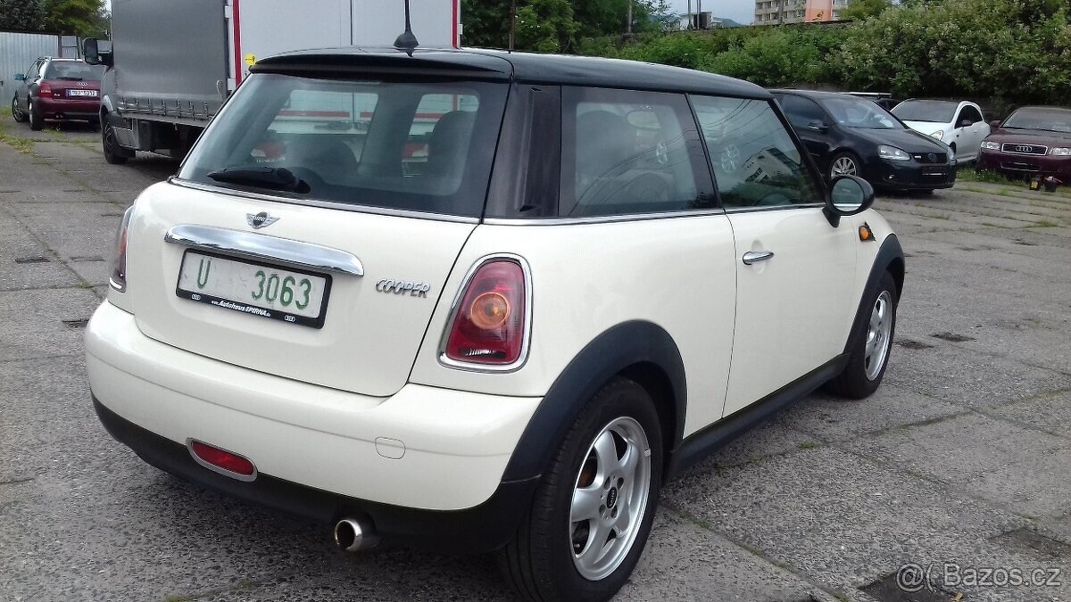 MINI COOPER R56 1,6L 2009 1.majitel TOP STAV panorama - 4